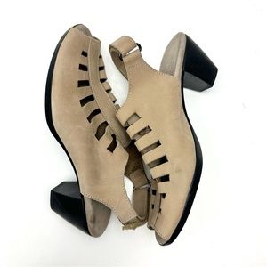 MUNRO Abby Slingback Sandals Peep toe Taupe Nubuck Leather Caged Women Sz 6M USA
